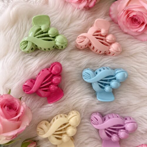 🌷 trendy tulip clutch 🌷