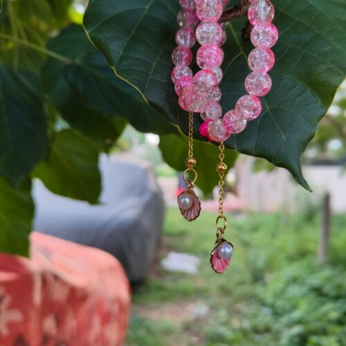 pink crackle glass bead bracelet